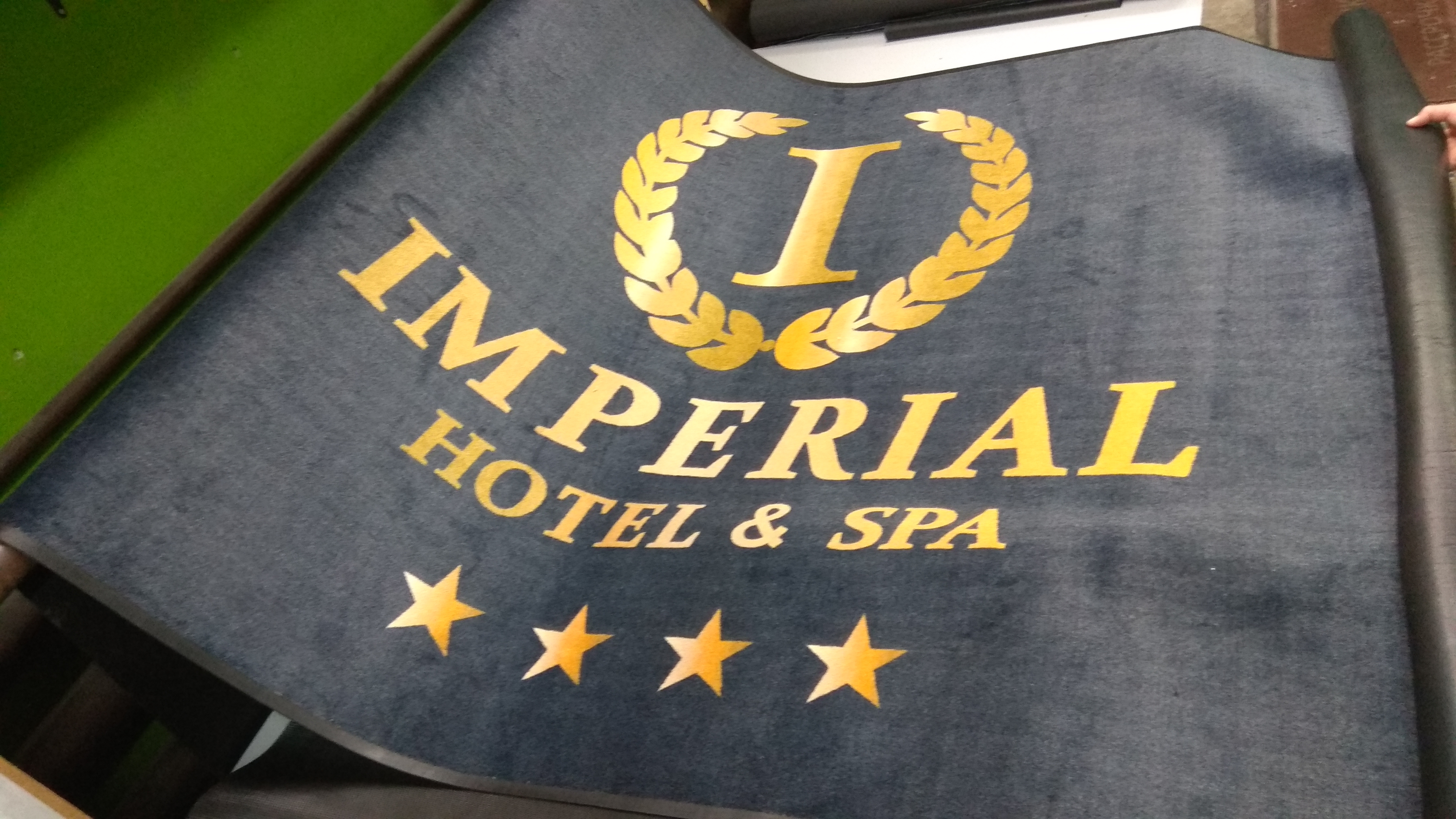 Гостиничный ковер